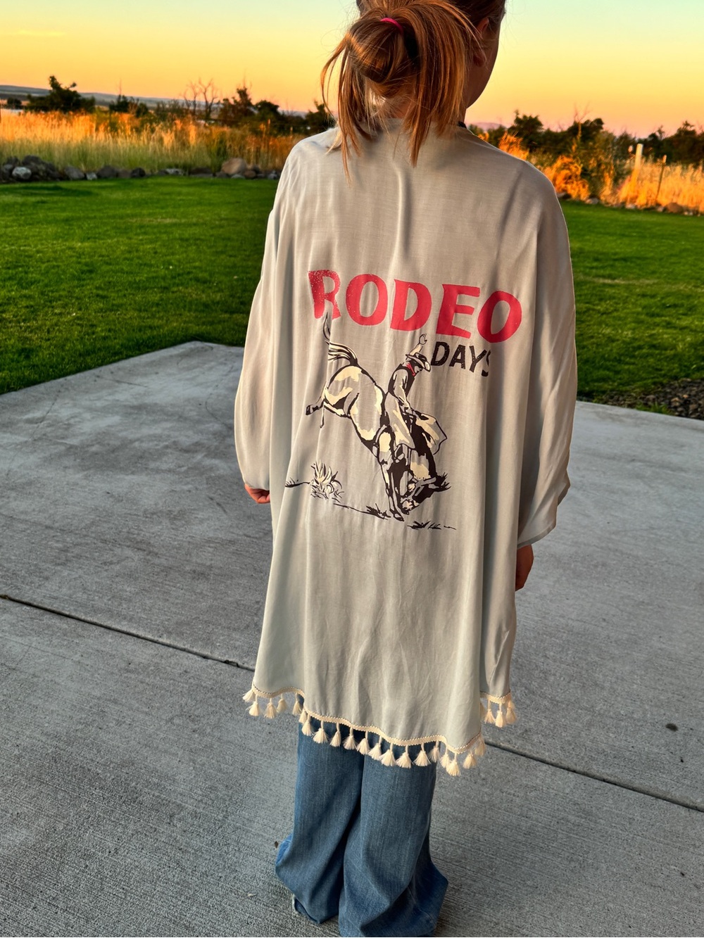 Rodeo Days Graphic Kimono - light blue with cream fringe